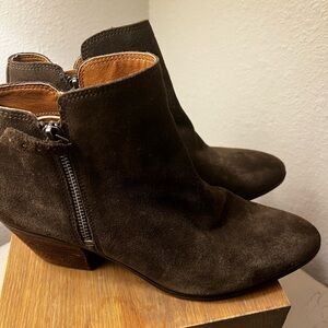 Frye & Co Judith double zipper ankle boots dark Olive Green Sz 8.5 Suude